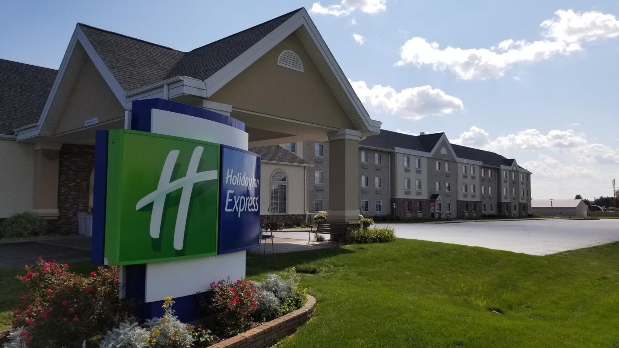 Holiday Inn Express Birch Run-Frankenmuth Area By Ihg Exterior foto